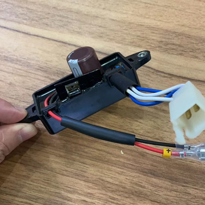 Thiết Bị Điều Chỉnh Điện Áp AVR Cho Máy Phát Điện 3KW 3.5KW