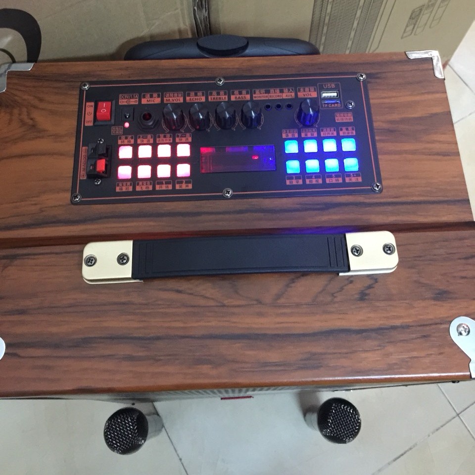 Loa di động karaoke hát hay giá rẻ, loa karaoke bluetooth thùng gỗ công suất lớn kèm micro không dây kim loại