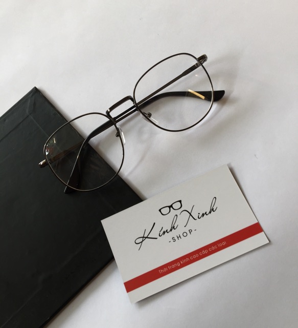 Kính Vintage Kim loại dáng cổ điển