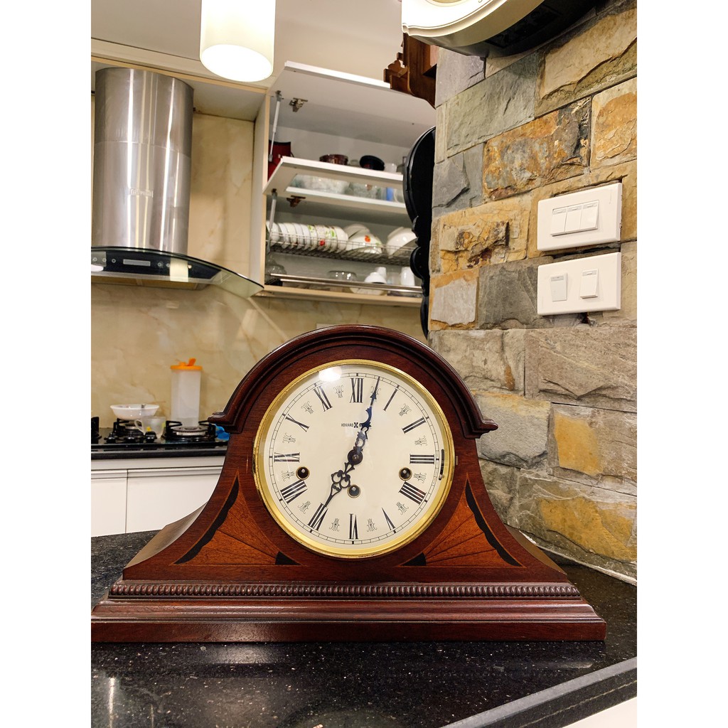 Đồng hồ để bàn HOWARD MILLER vai bò Made in Germany
