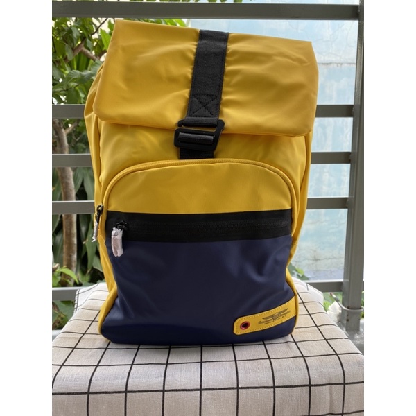 Balo laptop American Tourister màu vàng