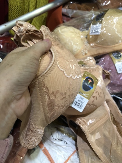 Áo ngực ren không mút không gọng trái to