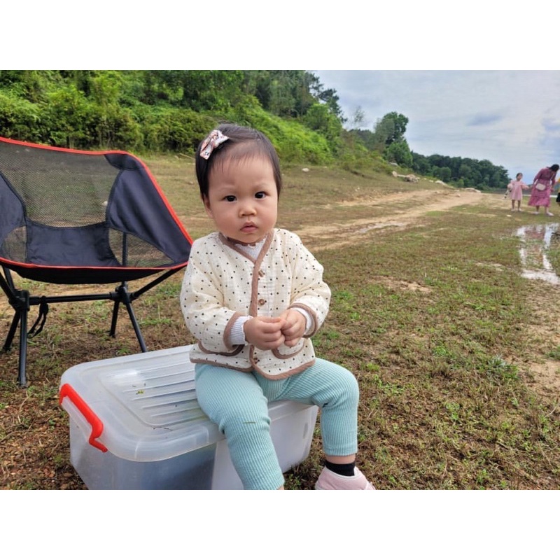 Áo khoát muslin chấm bi