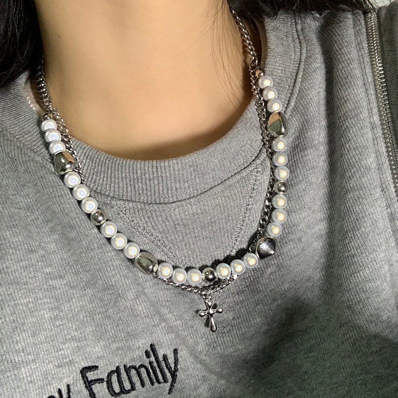 Vòng cổ Hai Lớp Bằng Thép Không Gỉ Phối Ngọc Trai Và Thánh Giá Phản Quang Phong Cách Hip Hop Cho Nữ