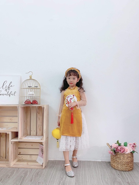 ÁO DÀI NHUNG 3 CHI TIẾT MÀU ĐỎ VÀ VÀNGRẺ VÔ ĐỊCH