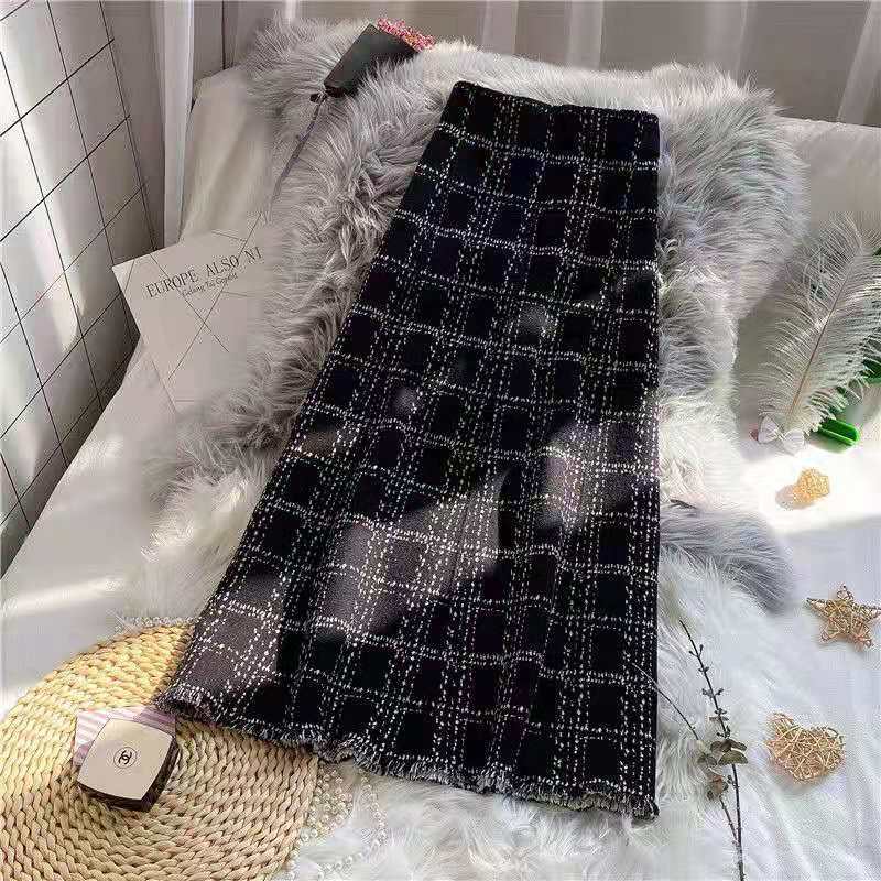 Chân váy dáng dài họa tiết kẻ caro cho nữ