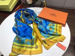 Khăn lụa hiệu Hm