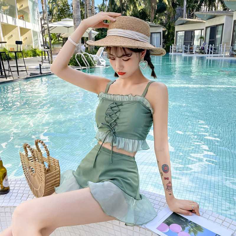 Set đồ bơi hai mảnh phong cách Hàn Quốc dành cho nữ