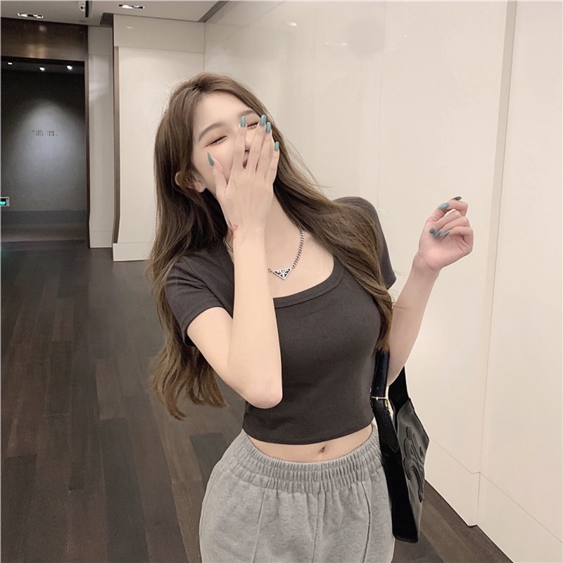 Áo croptop cổ vuông sát nách chẹc chi MRA003G