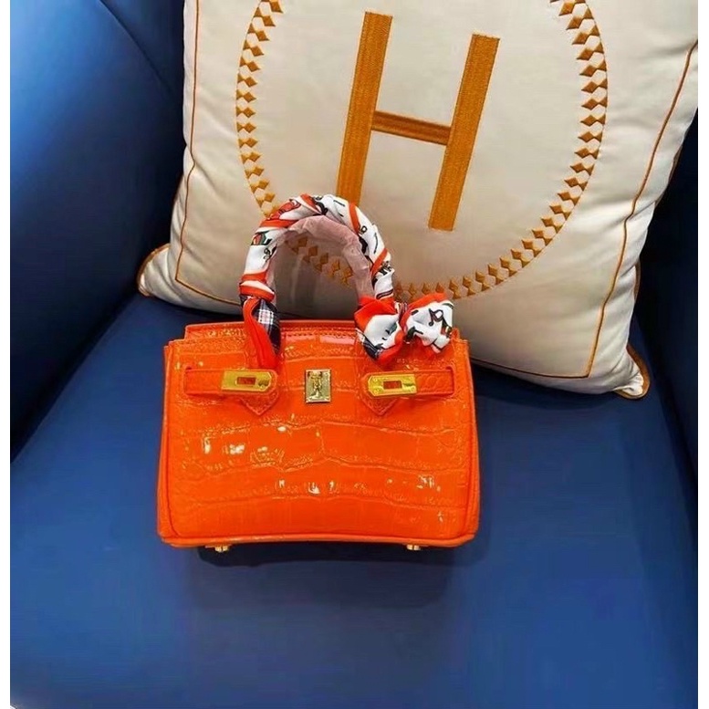 Túi xách nữ Hm da bóng size 20 Tặng khăn