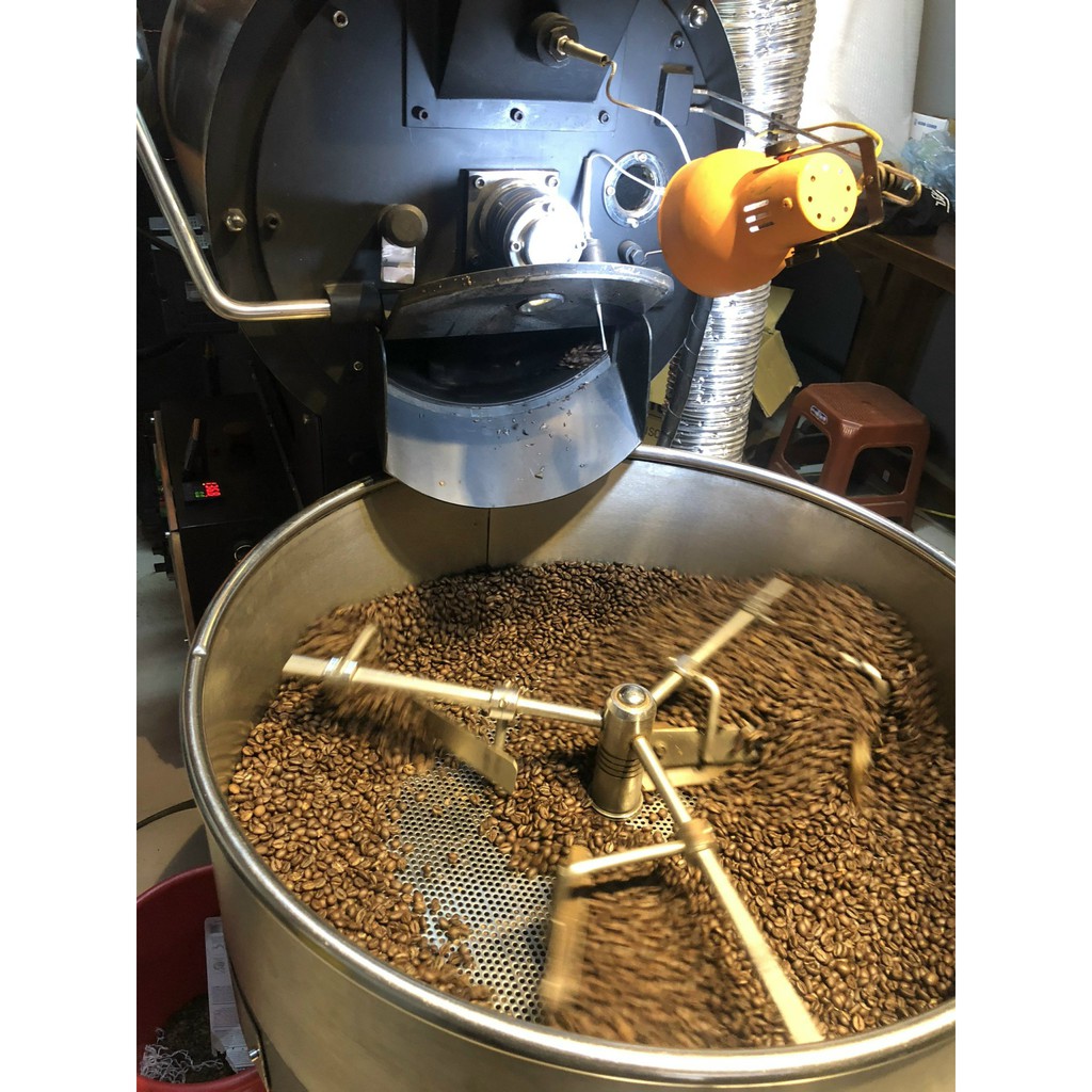 Cà phê Phin Blend 70 Robusta 30 Arabica nguyên chất đậm đà, đắng dịu 3C Roastery