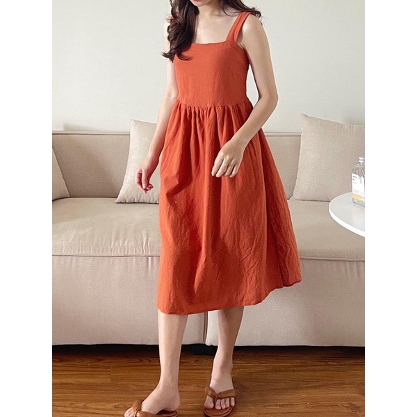 Váy 2 dây bản to cổ vuông có lưng chun sau