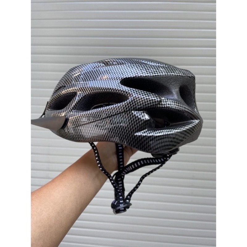 Mũ bảo hiểm xe đạp thể thao siêu nhẹ có nấc chỉnh rộng hẹp vân Carbon