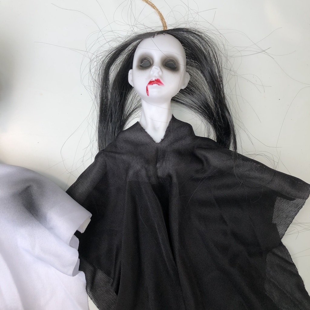 Hình nộm Ma treo đen trắng trang trí Halloween cao 45cm có dây treo