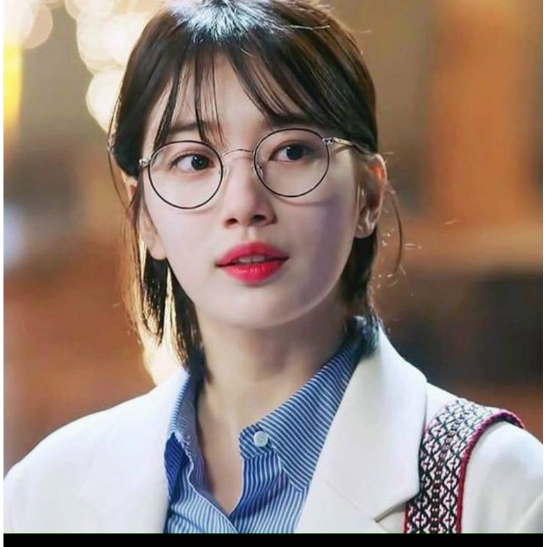 Kính xuất chuẩn Auth xinh