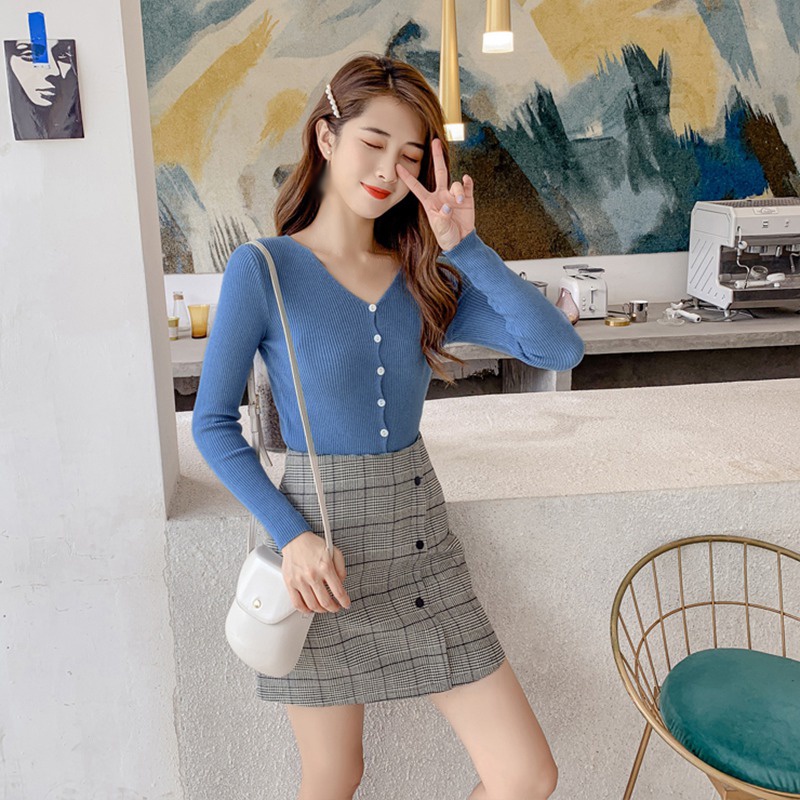 Áo khoác cardigan cổ chữ V màu trơn phối nút phong cách Hàn Quốc