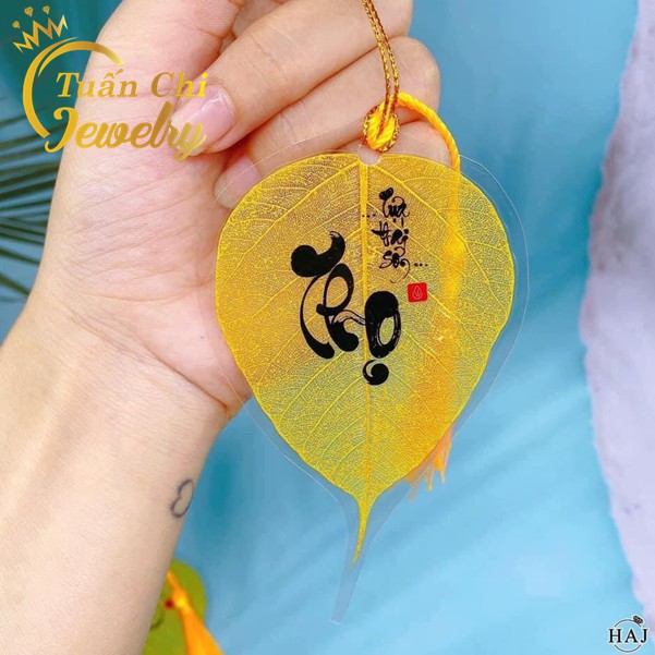 TẶNG BAO LIXI+ TUA VÀNG Lá Bồ Đề Tự Nhiên In Hình Phật Và Chữ Thư Pháp, Mang Lại Bình An, May Mắn