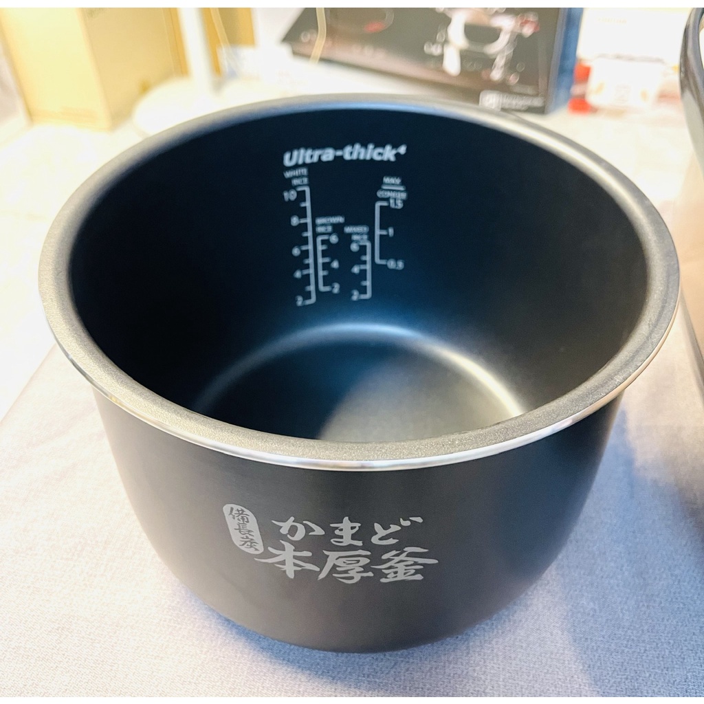 Nồi Cơm Điện TOSHIBA RC-18DR3PV-Hàng Chính Hãng