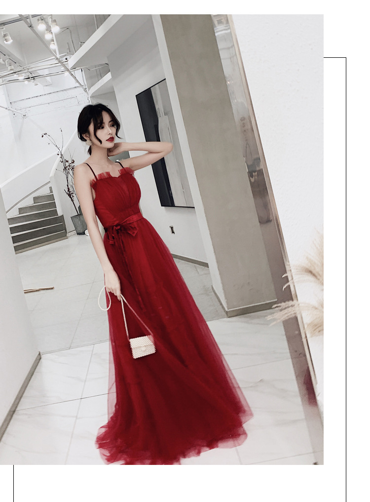 Đầm cưới dáng dài màu đỏ sang trọng quý phái hợp thời trang