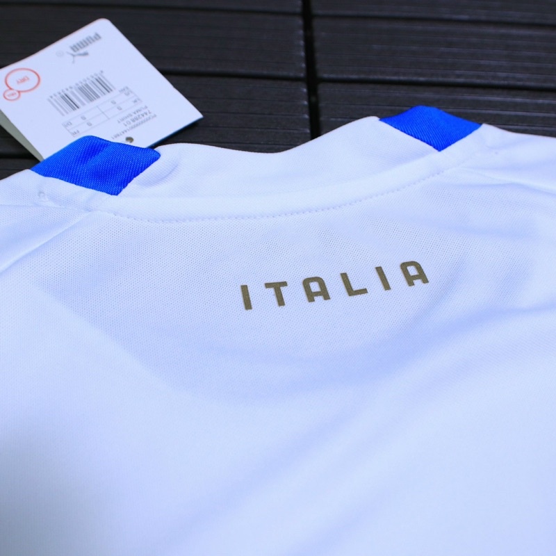 Bộ quần áo đá banh ĐT Italia màu trắng quần xanh mùa 22/23