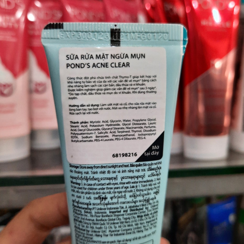 SỮA RỬA MẶT NGỪA MỤN POND’S