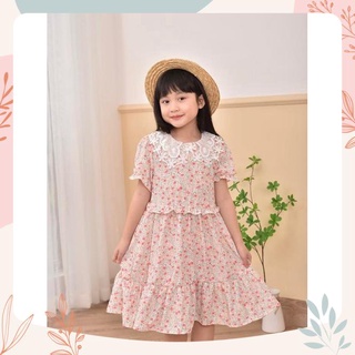Váy hoa cổ ren
