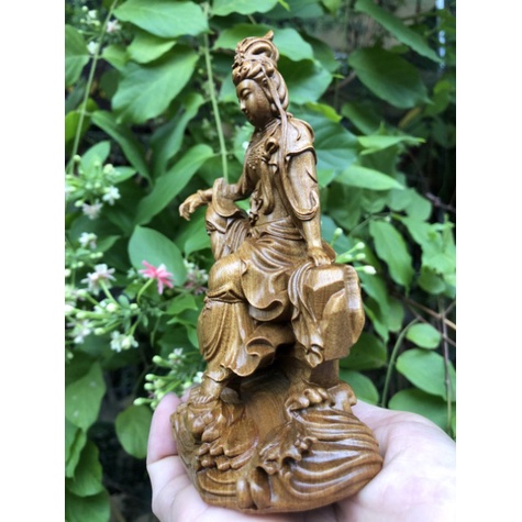 Tượng gỗ Phật bà Quan âm bằng gỗ thơm