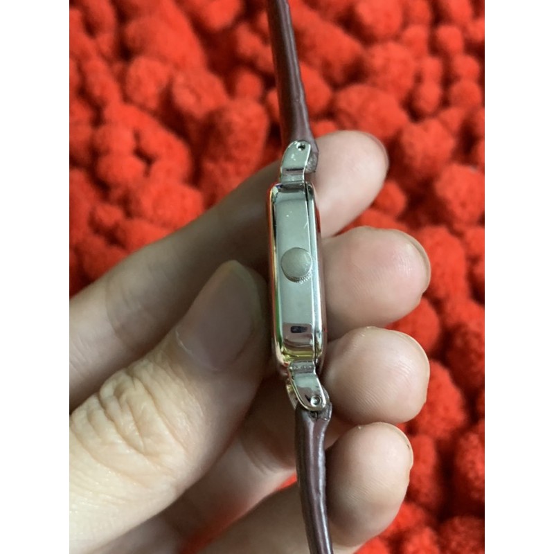 Đồng hồ nữ Seiko mặt xanh chảy tia hàng si