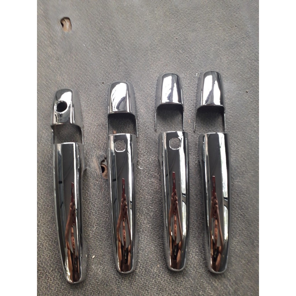Bộ Ốp Tay Cửa mạ crom xe Suzuki Ertiga Form 2018-2019-2021 có lỗ khoá từ