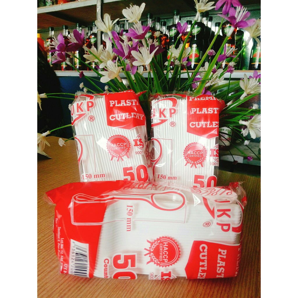 Muỗng nhựa UKP cao cấp - 50 cái