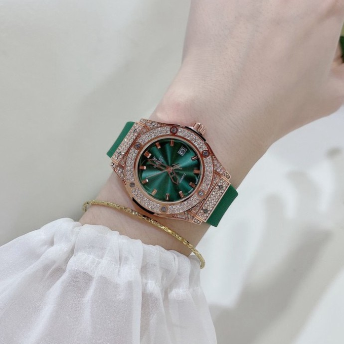 Đồng hồ nữ hublut dây silicon bền bỉ dây thơm navi shop sale thu vốn | BigBuy360 - bigbuy360.vn