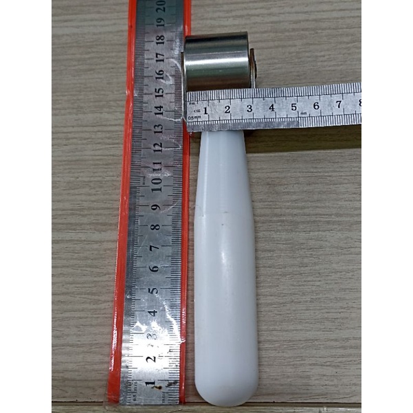Cây Lăn inox cán nhựa ( inox đặc )