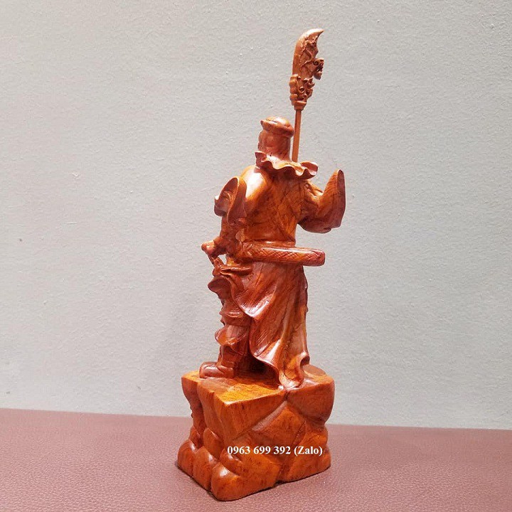 Tượng quan công làm bằng gỗ