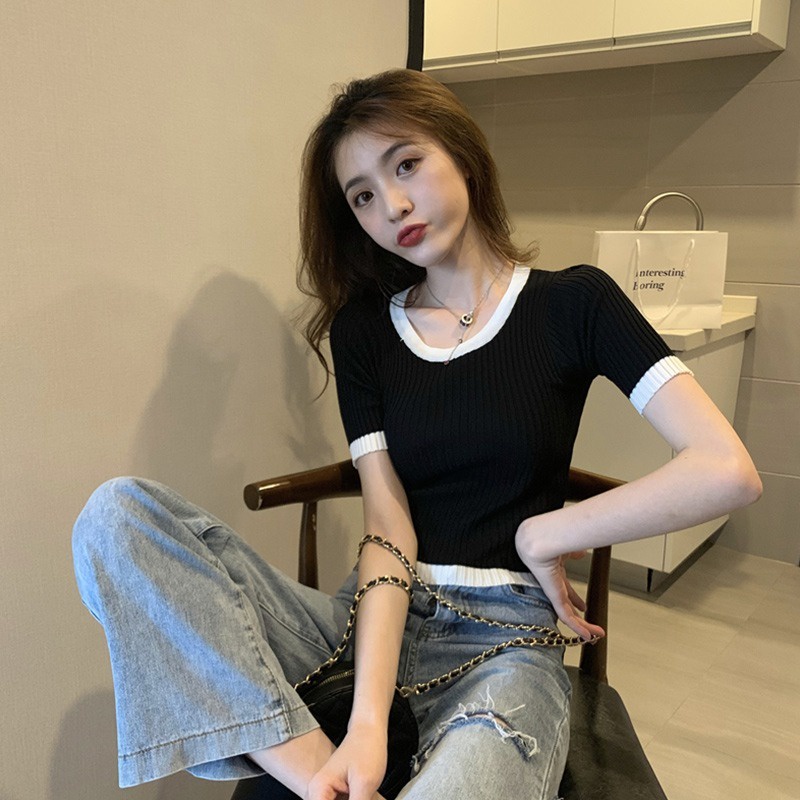 Áo Thun Dệt Kim Ngắn Tay Cổ Chữ U Lưng Cao Phối Màu Tương Phản Cá Tính