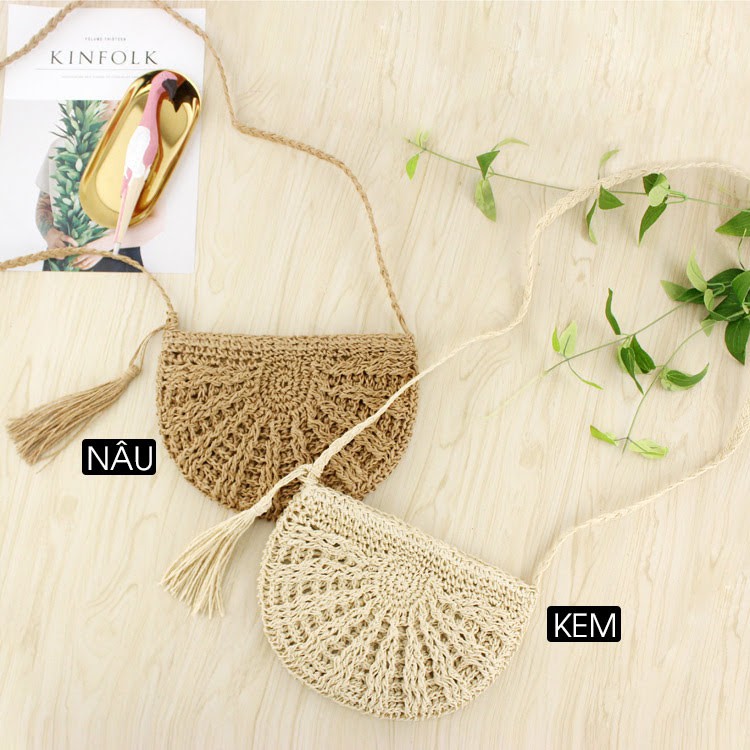 Túi Cói Phối Tua Rua Dáng Bán Nguyệt