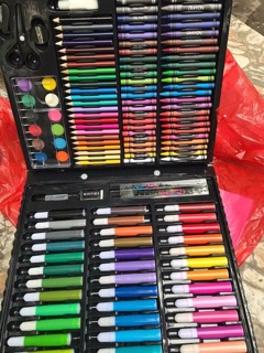 Set bút chì màu của bé