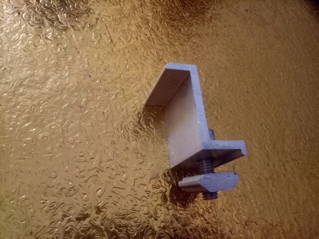 Kẹp bìa và kẹp giữa Tấm pin mặt trời