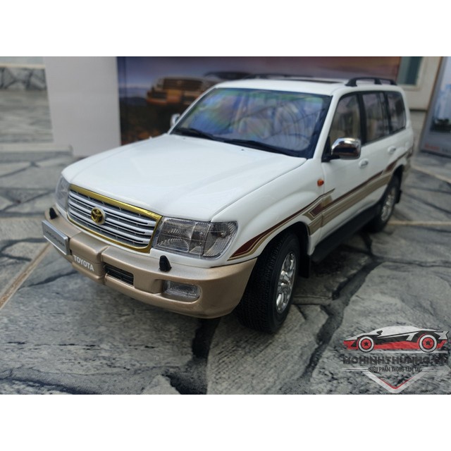 Xe mô hình Toyota Land Cruiser LC100, tỉ lệ 1:18