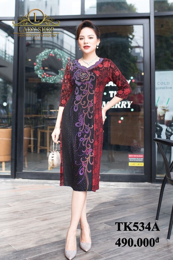 Đầm trung niên Ladyshop - Đầm thun nhũ đỏ chia khoang hoa dây đá TK534 | BigBuy360 - bigbuy360.vn