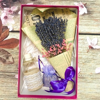 Hộp quà hoa Lavender mix baby kèm lọ và túi thơm🌸🌸🌸