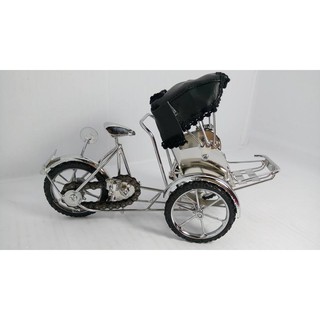 Xích lô xi trắng nhỏ trang trí