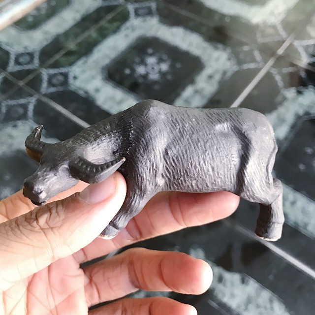 TRÂU ĐỨNG TRANG TRÍ HỒ CÁ NON BỘ DÀI 10CM CAO 5CM RỘNG 5CM