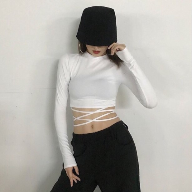 Áo croptop dây quấn eo