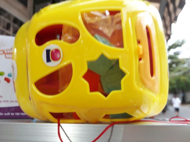 Xe ô tô thả hình cho bé