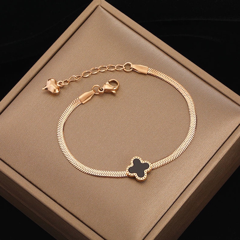 Lắc tay nữ titan không gỉ vòng tay titan nữ mặt cỏ 4 lá trang sức titan cao cấp thời trang