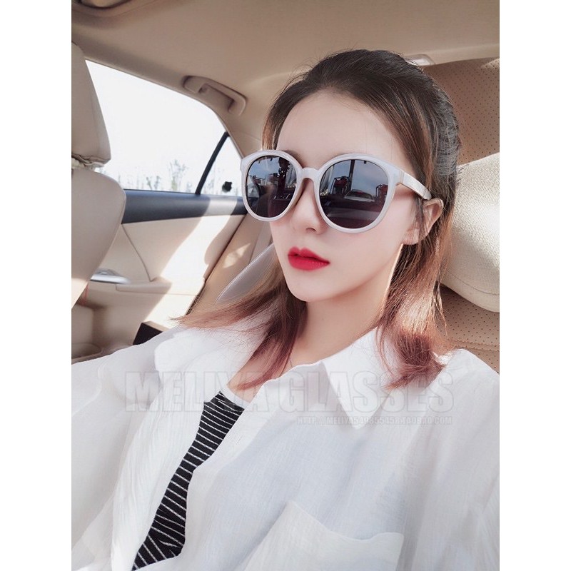 Kính v gọng trắng thời trang