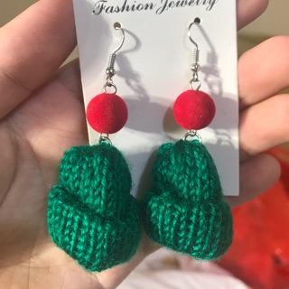 🧶Khuyên tai hình mũ len