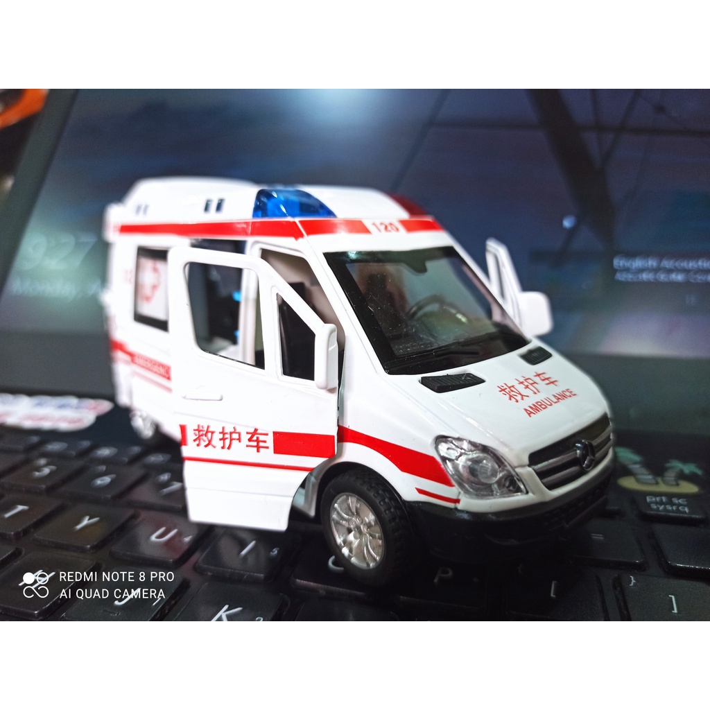 Mô hình xe Mercedes Van DHL 1:36 vỏ kim loại, mở được cửa, ô tô tải vận chuyển đồ chơi trẻ em oto mini trưng bày