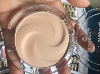PHẤN PHỦ DẠNG NÉN ESSENCE SIÊU MỊN ĐỨC