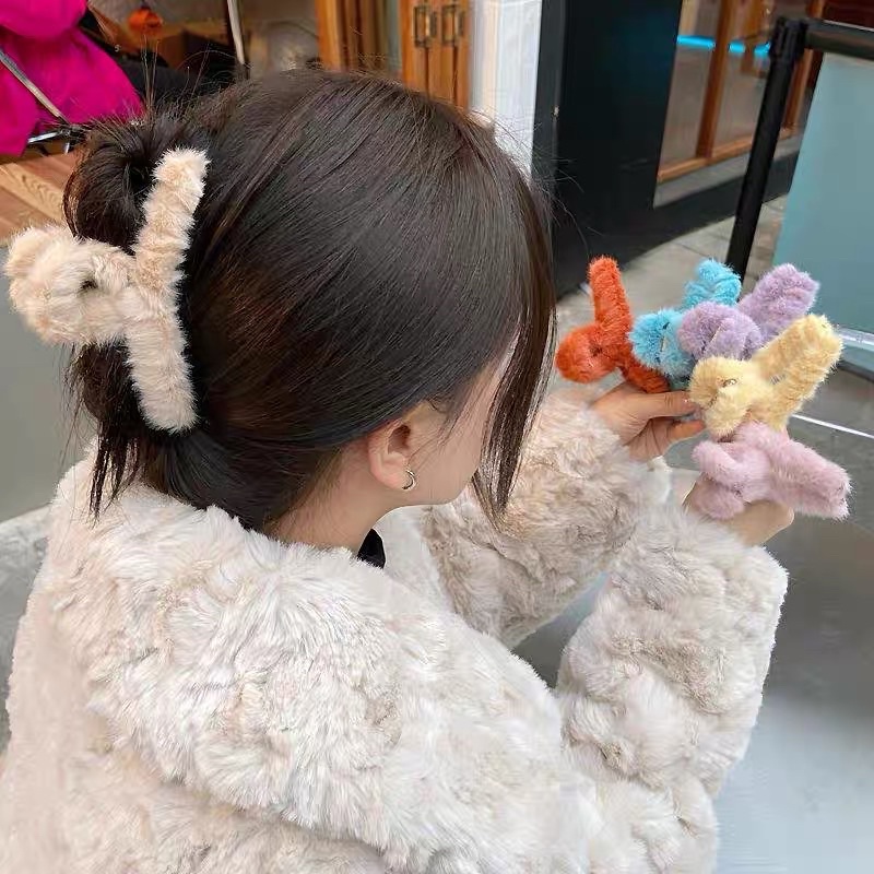 Kẹp tóc phối lông lông phong cách Hàn Quốc